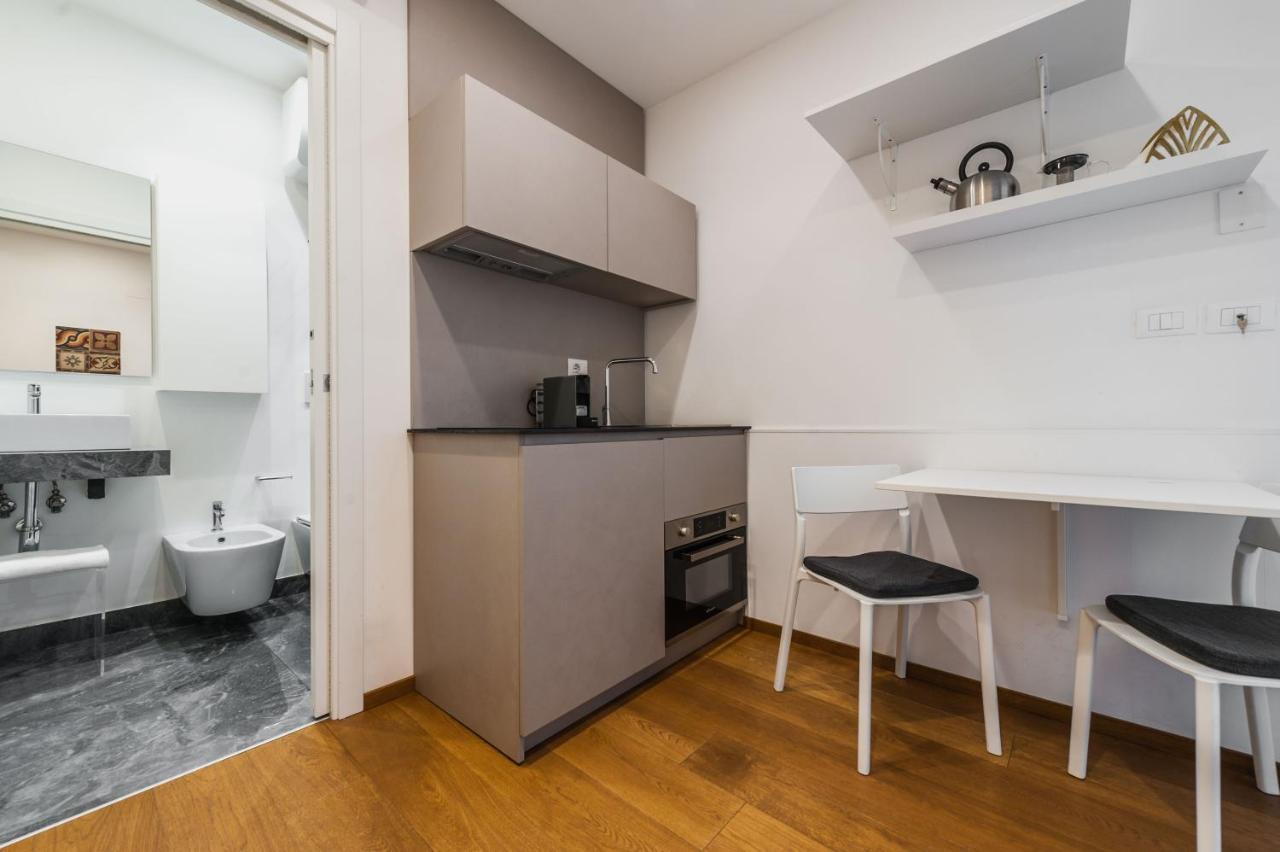RG8 Independent Apartment Catánia Buitenkant foto