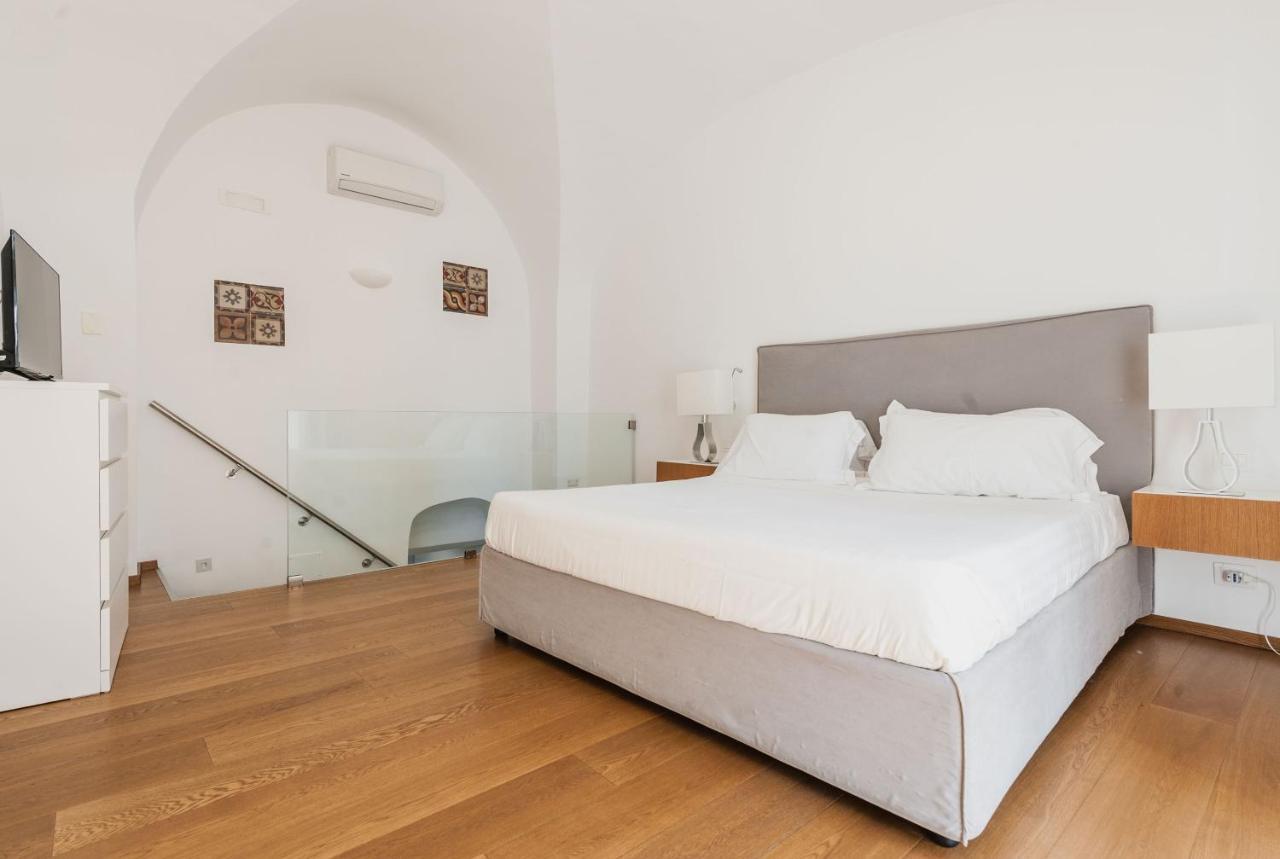 RG8 Independent Apartment Catánia Buitenkant foto