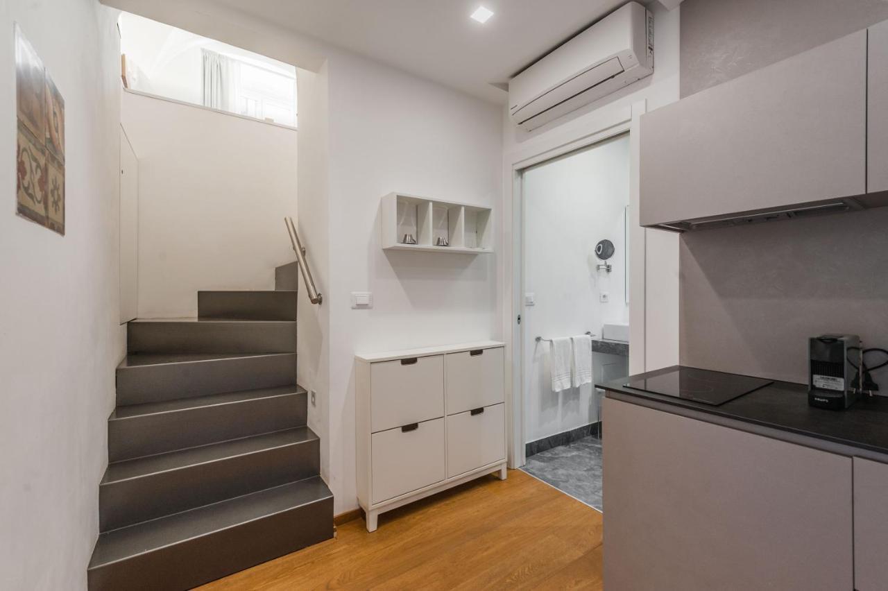 RG8 Independent Apartment Catánia Buitenkant foto