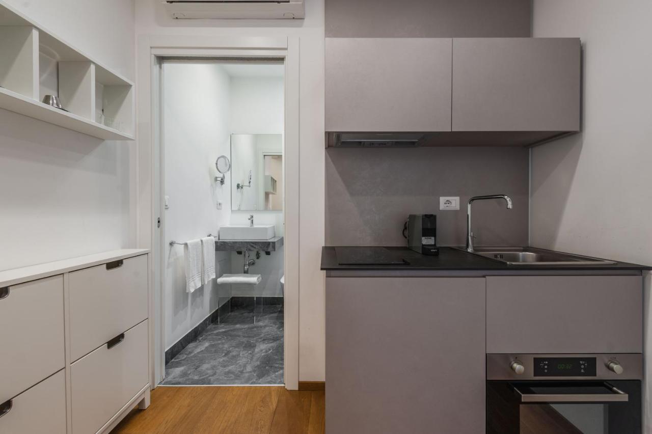 RG8 Independent Apartment Catánia Buitenkant foto